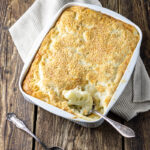 Blomkålsgratin i fad med ost